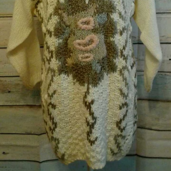 Colleens Collectables Knitted By Hand Sweater Sz M - Picture 2 of 4
